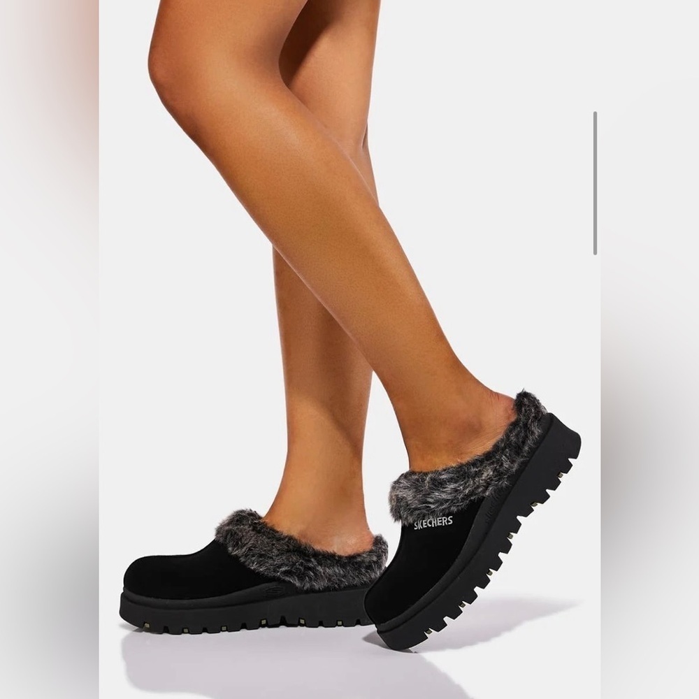 Y2K Skechers Shindigs black fortress clogs suede upper faux fur lined 6.5